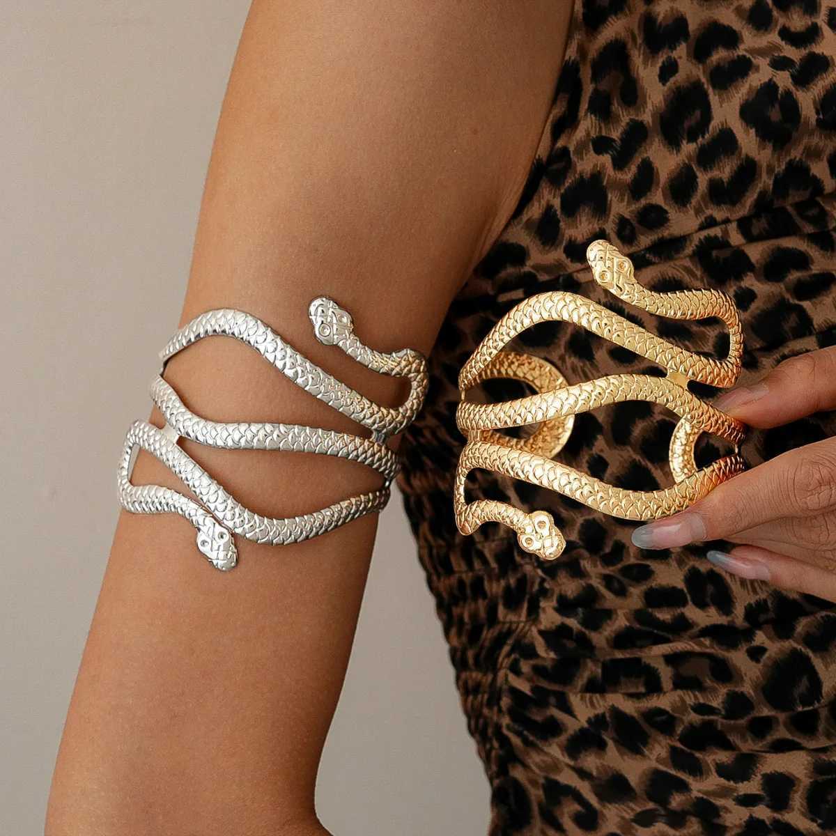 Punk HipHop Gold Color Snake Shaped Arm Bangle for Women Men Exaggerated Metal Opening Adjustable Bangles Jewelry Accessories J251021