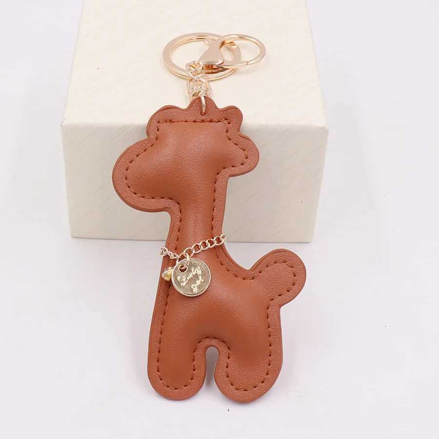 Fashion Leather Giraffe Keychain Cute Animal Pendant Women Couple Car Backpack Key Chain Charm Jewelry Gift W251021