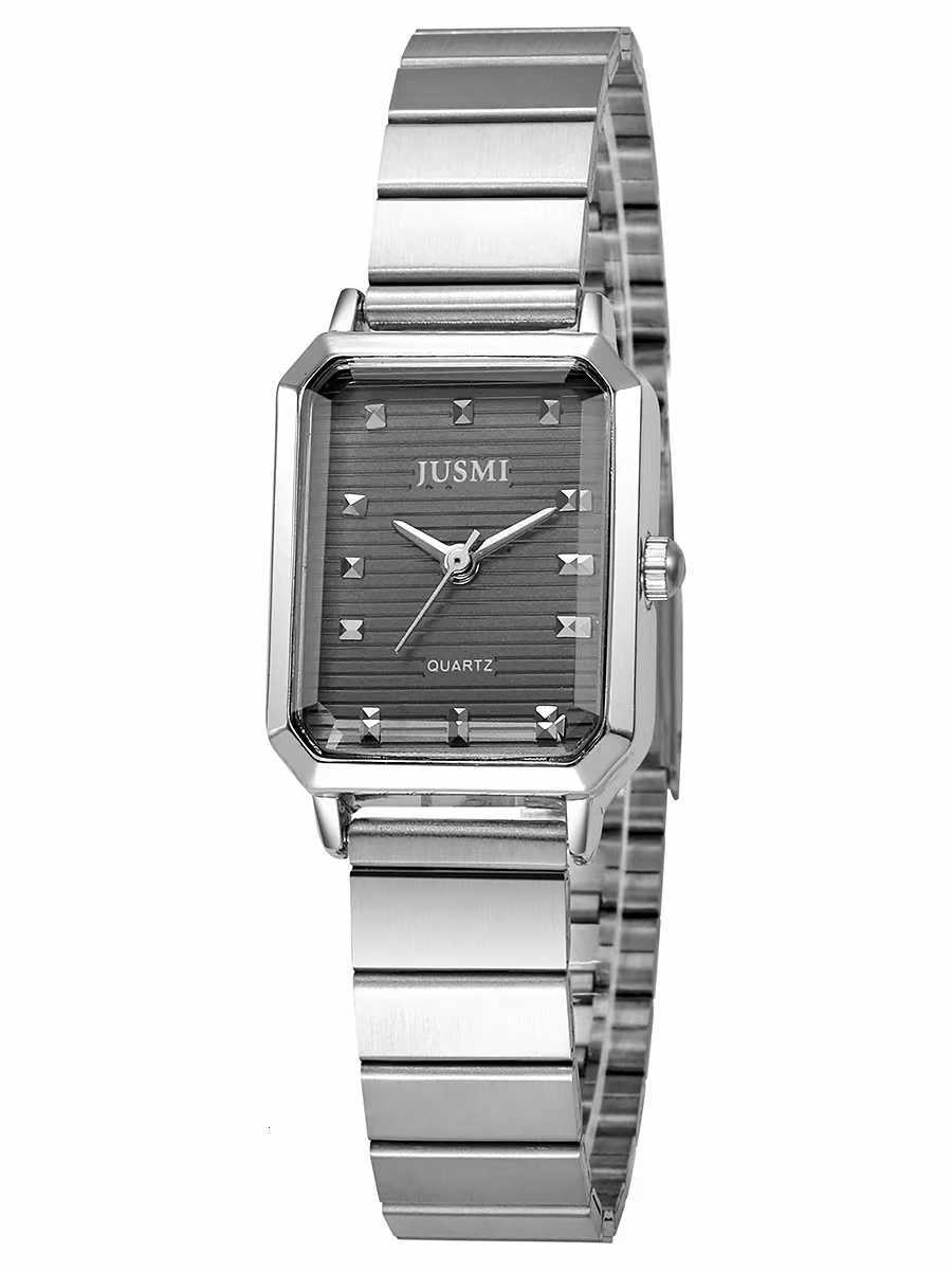 Fashion luxury exquisite alloy material Womens quartz suitable for Christmas Halloween holiday giftXJ251021