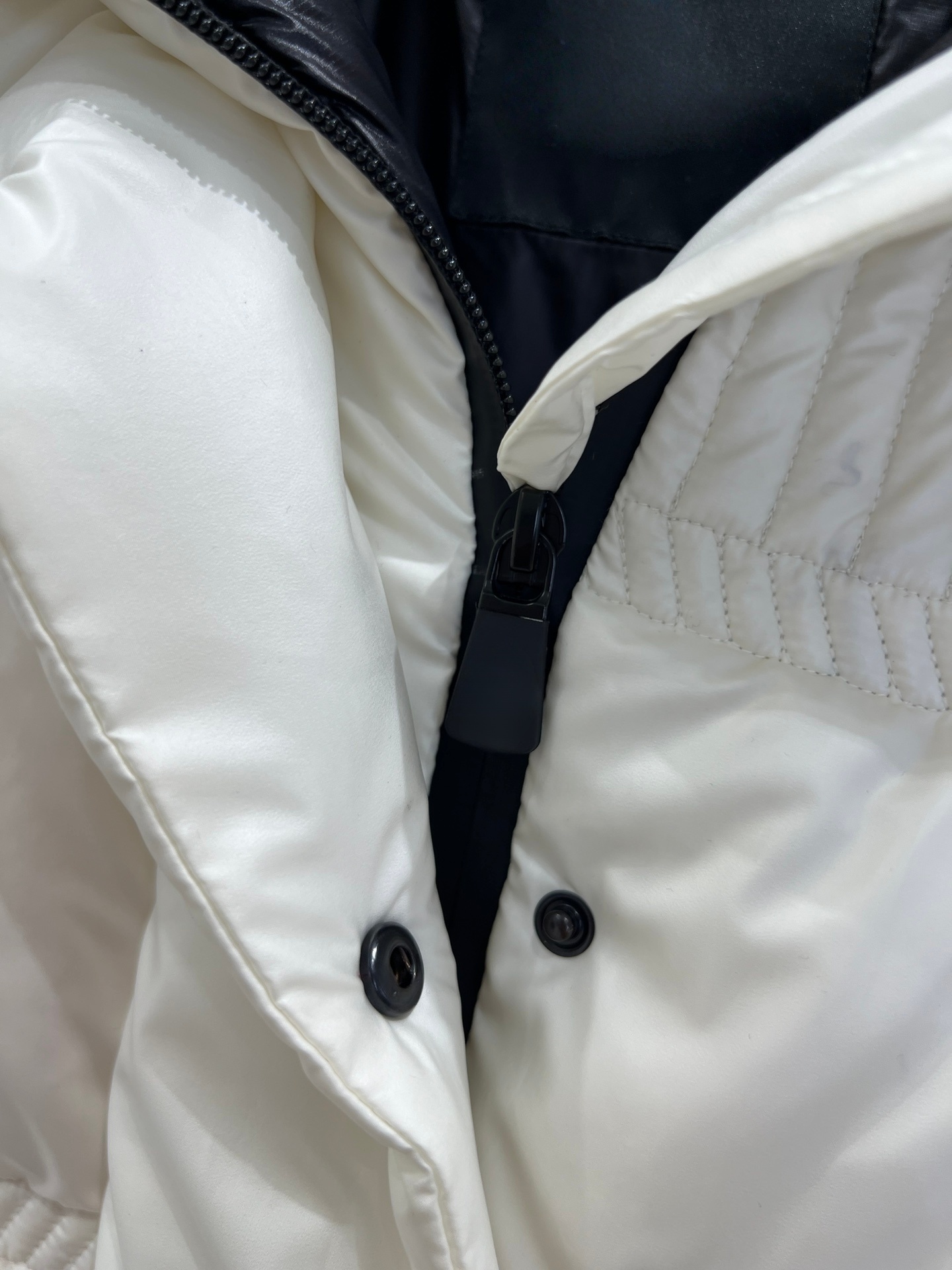 2025 women's slim waist fashion exquisite down jacket