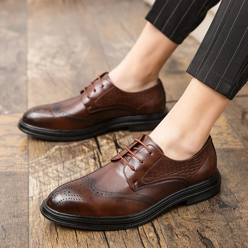 Fashion Men Oxfords High Quality Split Leather Mens Dress Shoes Driving Shoes Brogue Lace Up Mens Casual Shoes 251021