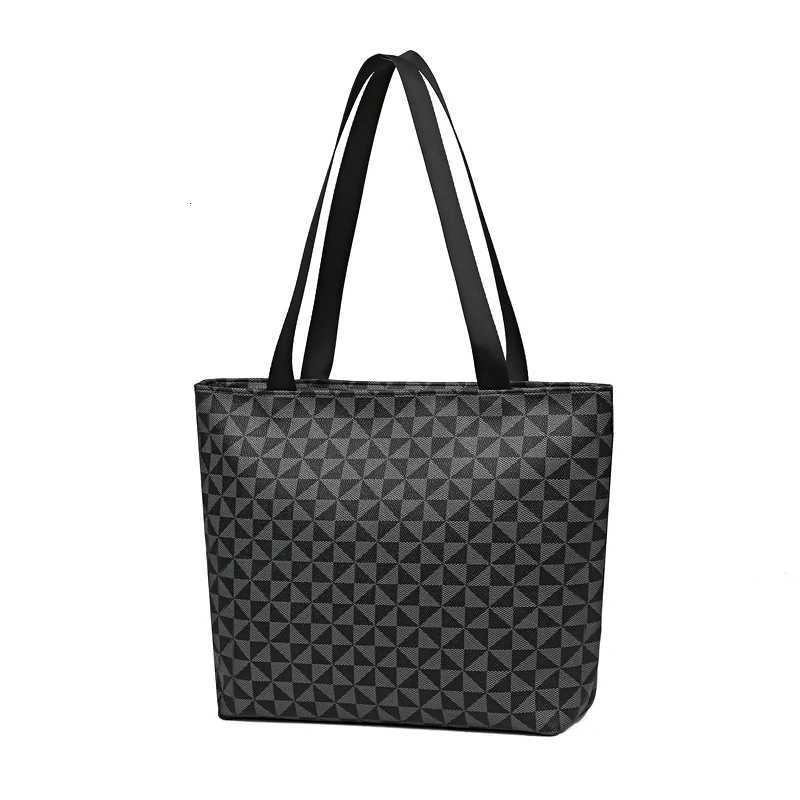 A MustHave for Girls When Going Out Comfortable Simple and Lightweight Shoulder Bag Suitable for Going OutXJ251021