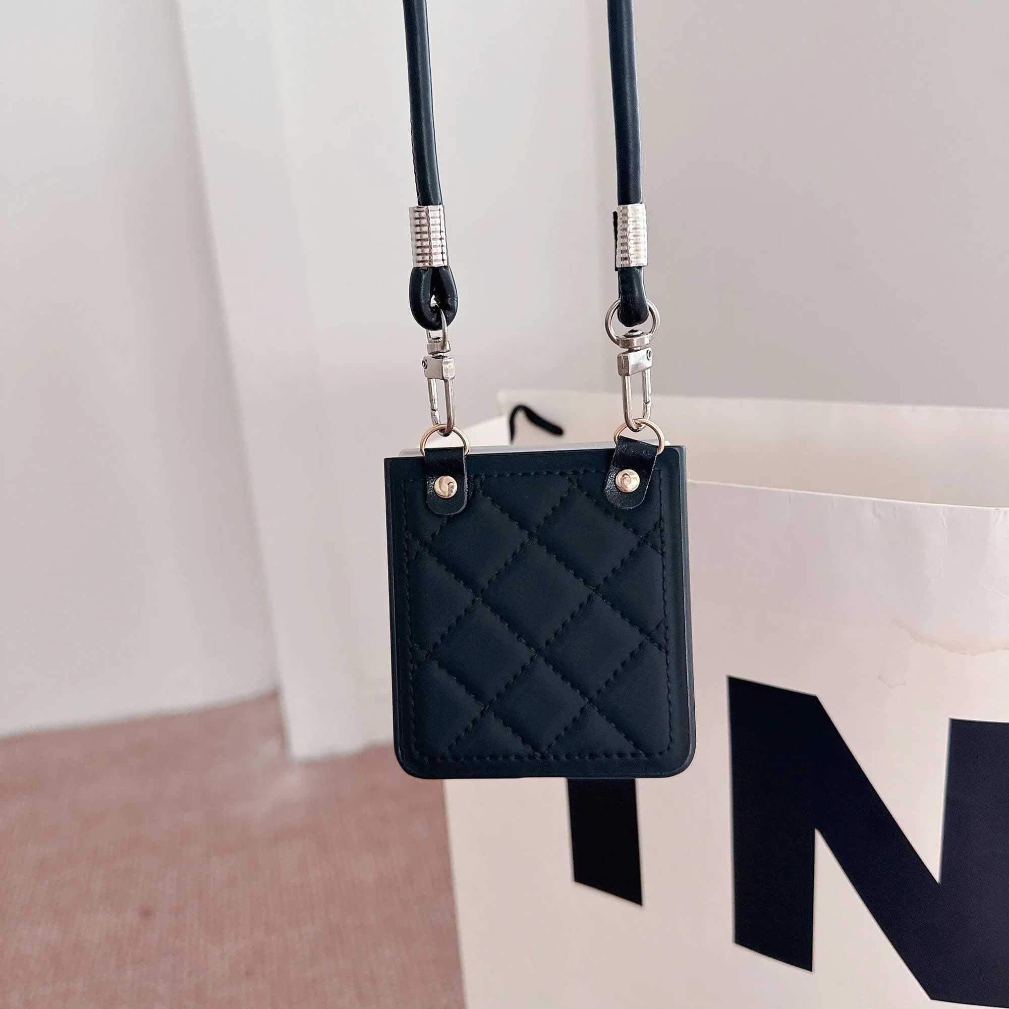 Wrist Strap Leather Phone Case for Galaxy Z Flip 7 6 5 4 3 Flip5 Flip6 Flip7 5G Chain Cord Rope Strap Shockproof Cover J251114