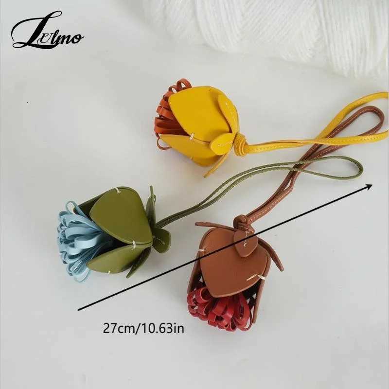 Flower Tassel Ball Bag Charm Leather Pendant Luxury Fashion HighGrade Flower Car Pendant Decoration Bag Accessories W251021