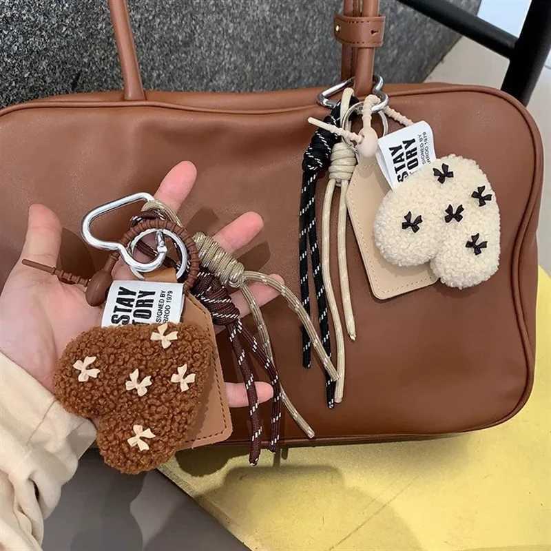 Fashion Plush Keychain Heart ShAPed Lamb Wool Braided Rope Chain Retro Plush Handmade Pendant Key Jewelry AccESSoriy J251121