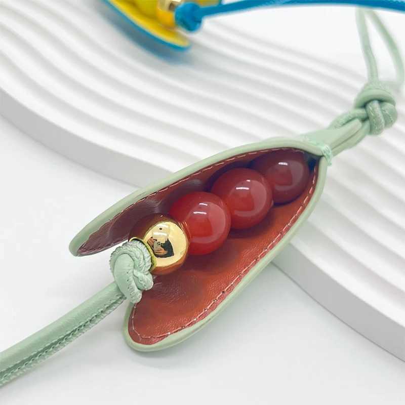Handmade Pea Pod Cow Leather Bag Charm Green Keychain Backpack Highend Quality Exquisite Workmanship Beads Bag Accessories J251121