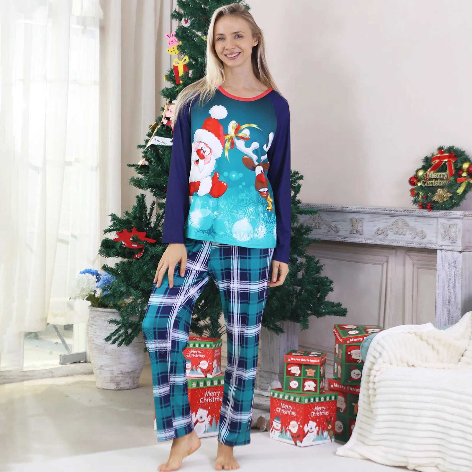 2025 New SantaDeer Print Family Christmas Pajamas Loose Cute 2 Pieces Suit Sleepwear Mom Dad Kids Matching Clothing Baby Romper L2510214428