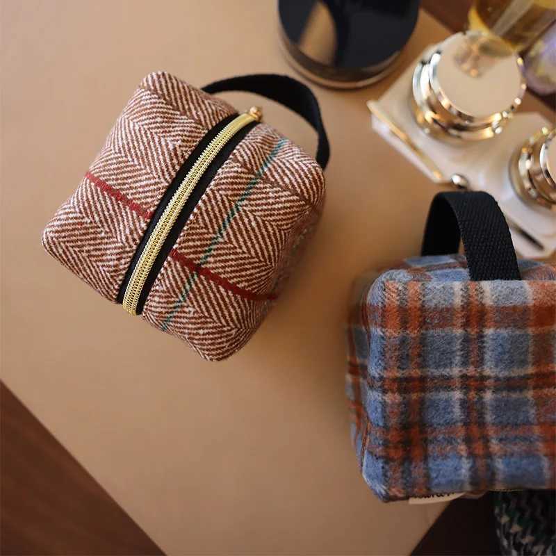Geometric Cube Bag Metal Zipper Handle Fabric Brushed Creative Twill Square Wave Pattern Storage Bag Small Cosmetic bagW251021