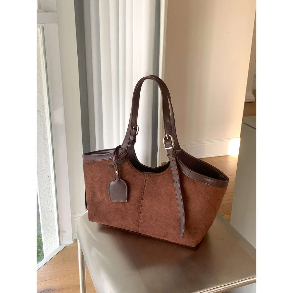 Autumn Winter Suede Creative PU Stitching Design Vegetable Basket Tote Large Capacity New Commuter Shoulder Bag For Women B5
