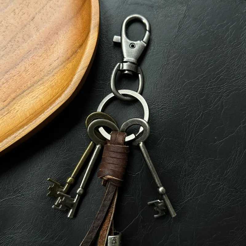 Korean Cowhide Braided Rope Pendant Keychain Fashion Bag Accessories Tassel Antitheft Key Chain Letter Pendant Gift Keyring W251021