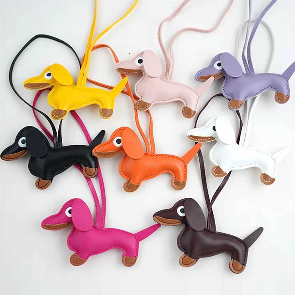 Classic Cute Leather Puppy Dog Keychain Pendant Lovely Dachshund Bag Charm Phone Pendant Trinket Key Ring Accessories Jewelry W251021