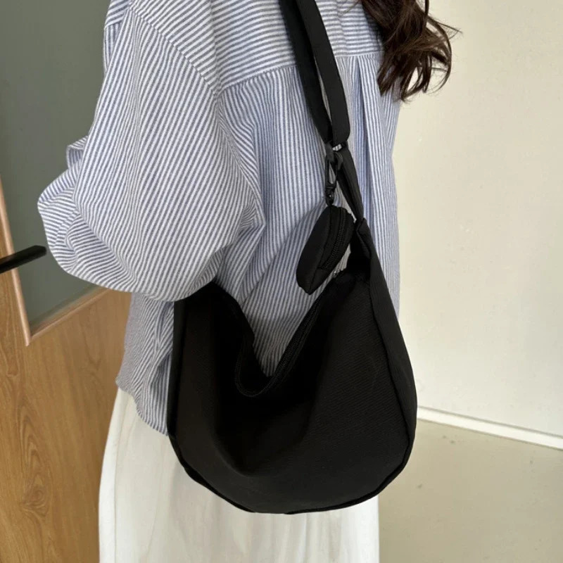 Womens Canvas Shoulder Bag Large Capacity Crossbody Chest Bag Casual Half Moon Belt Messenger Bags Student Commute Dumpling Bag 251021