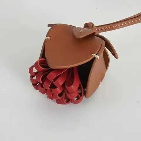 Flower Tassel Ball Bag Charm Leather Pendant Luxury Fashion HighGrade Flower Car Pendant Decoration Bag Accessories W251021