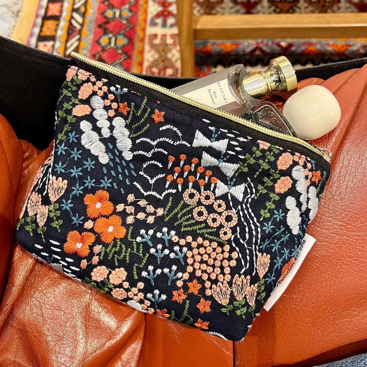 Floral Embroidered Makeup Bag Vacation Fabric Small Handbag Girls Travel Business trip Portable zipper storage bagW251021