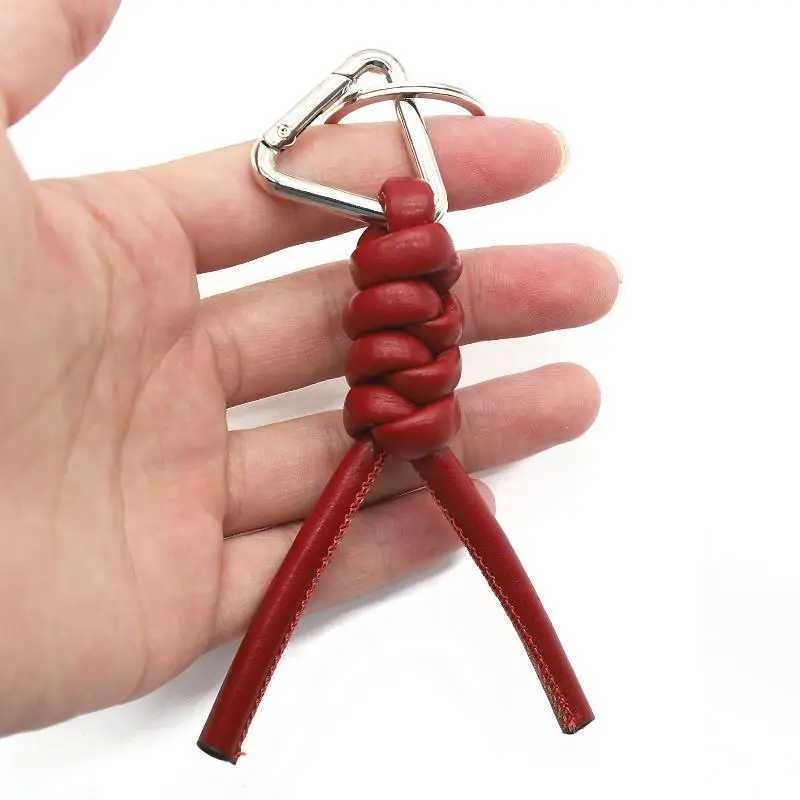 Leather Woven Car Keychain High End Key Holder Automobile Key Pendant Luxury Key Ring Accessory Bag Hanging Decoration J251121