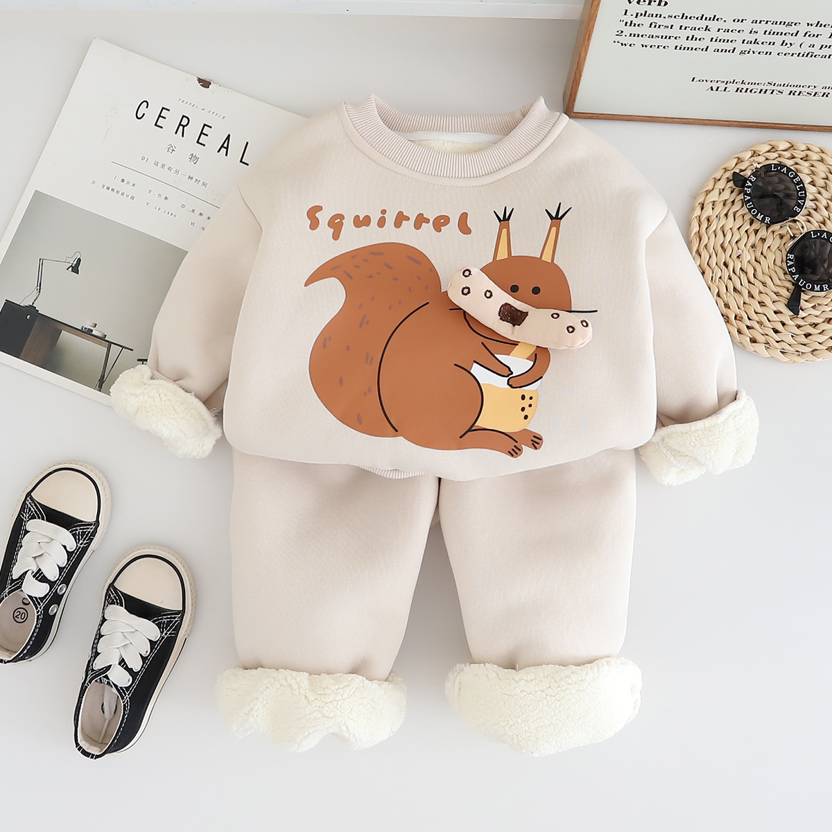 2025 Boys Cartoon Print Fleece-Lined Hoodie Set, Thickened Thermal Winter Outfit 2-Piece, Cozy Joggers for Toddlers