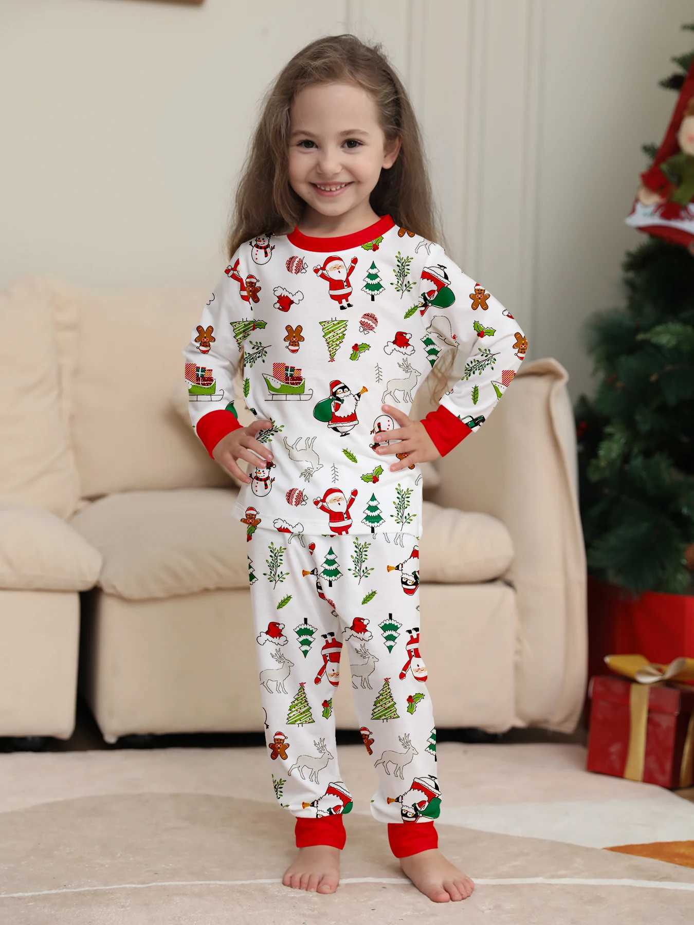 Family Christmas Pajama Sets Red Green Plaid Design with Elk Patterns Comfortable for Holidays L251021ZROU
