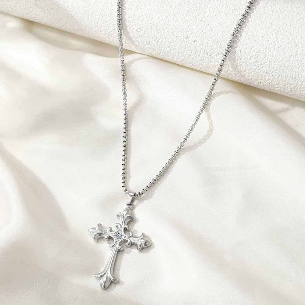 Stainless Steel Necklace Hip Hop Street Creative Fashion Cross Pendant Necklace For Women Jewelry Party Commuter MatchingXJ251018