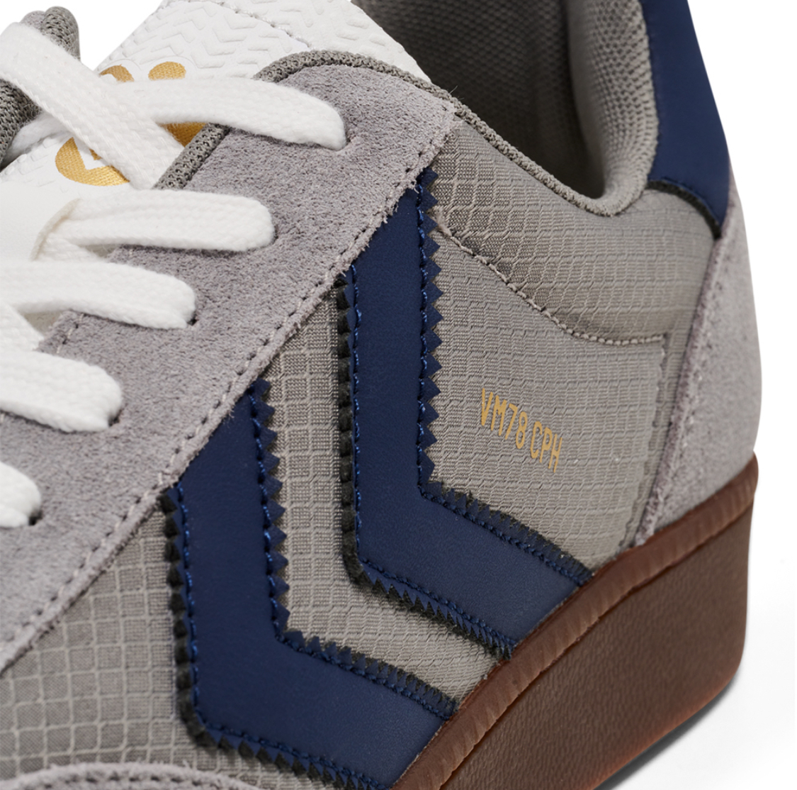 Designer's new light luxury low top retro casual sports board shoes, coffee colored suede tennis shoes, running shoes, fashionable and durable le