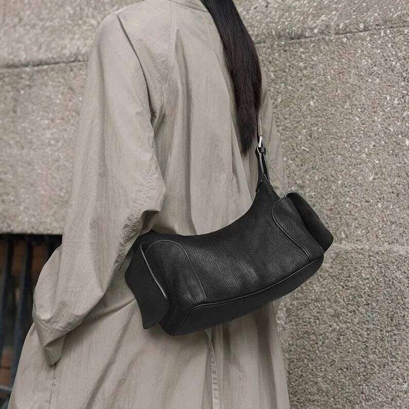 Toast-Shaped Casual Crossbody Shoulder Bag Commuting Tote For Women Soft, Spacious, Minimalist Vintage Style 251021