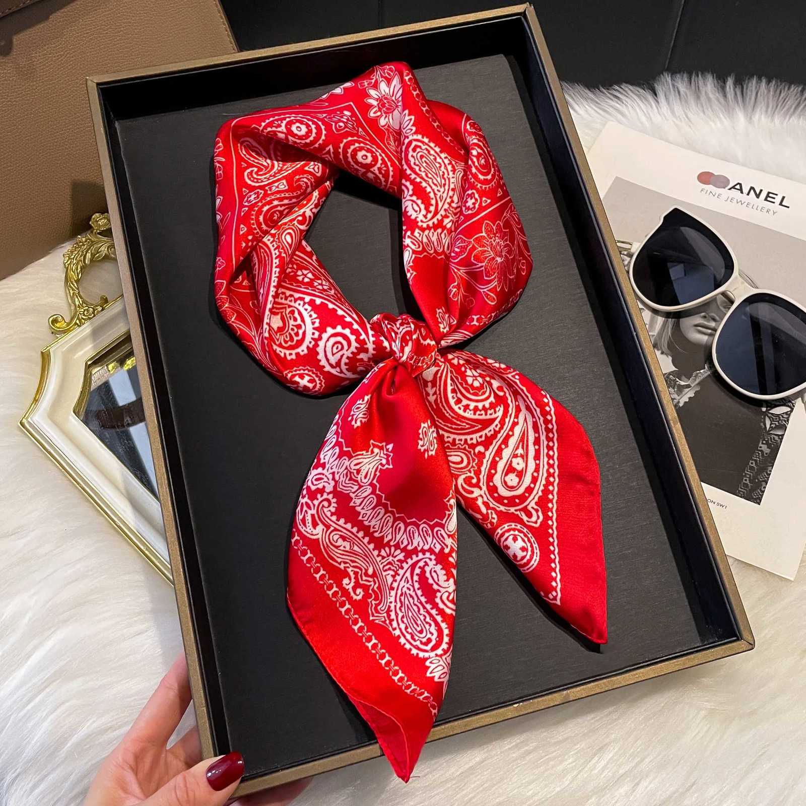 New Luxury Print 7070cm Silk Square Scarf Wen Soft Satin Haiand Neckerchi Tie Fa band Foard Bag Ribbon GiftW251021