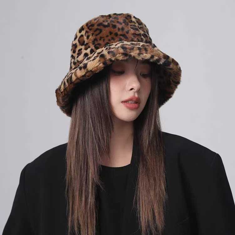 New Trendy Street Style Plush Hat for Women Autumn and Winter Fashion Leopard Print Fisherman Hat Versatile Bucket Hat H251020