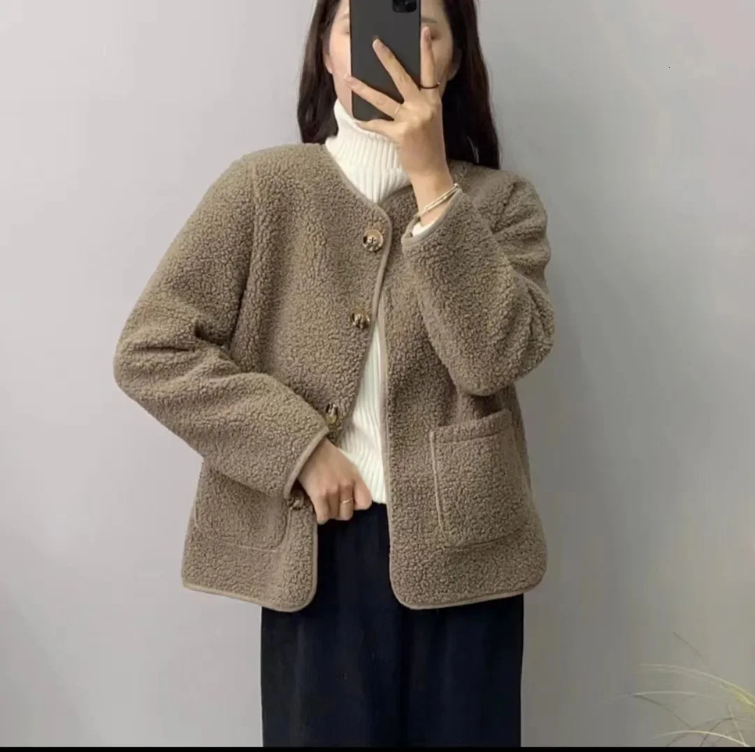Plus Size Style Korean Version Loose Fit Womens Lamb Wool Jacket Autumn Petite Sheep Velvet Cardigan Solid Col 251021
