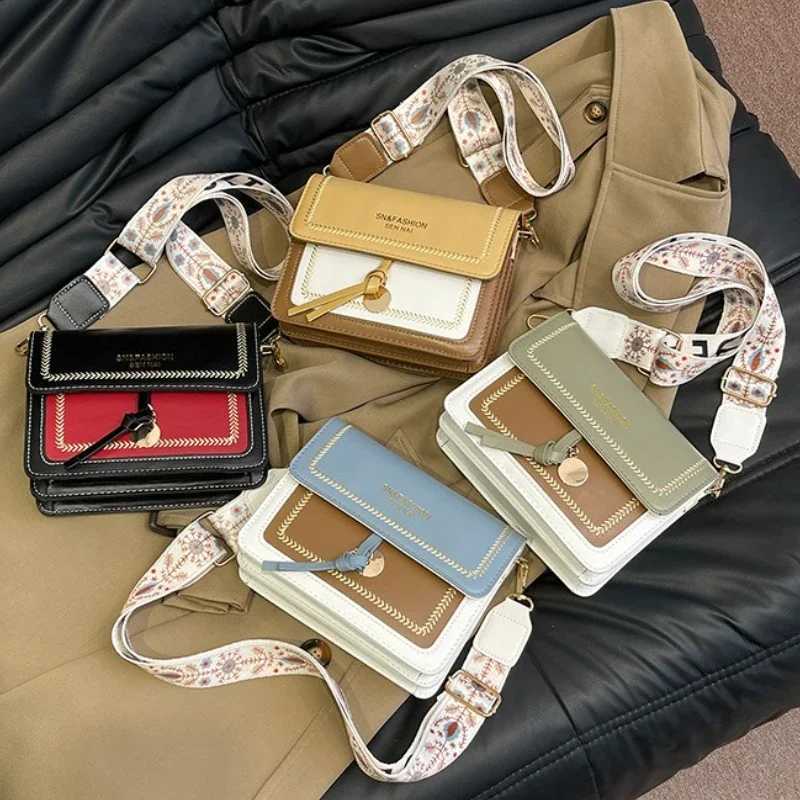 Fashionable Bag for Women Versatile New Crossbody Bag Contrasting Color Shoulder Bags Small Square Bag Wide Shoulder StrapXJ251021