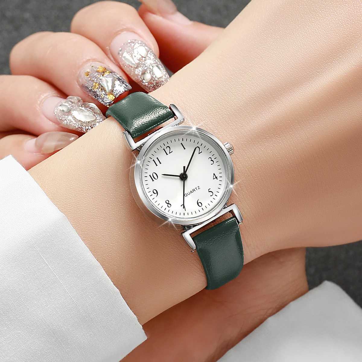 6PCSSet Fashion Small Dial Women es Casual Leather Str Quartz Reloj Mujer Girls Clock GiftWithout BoxXJ251021