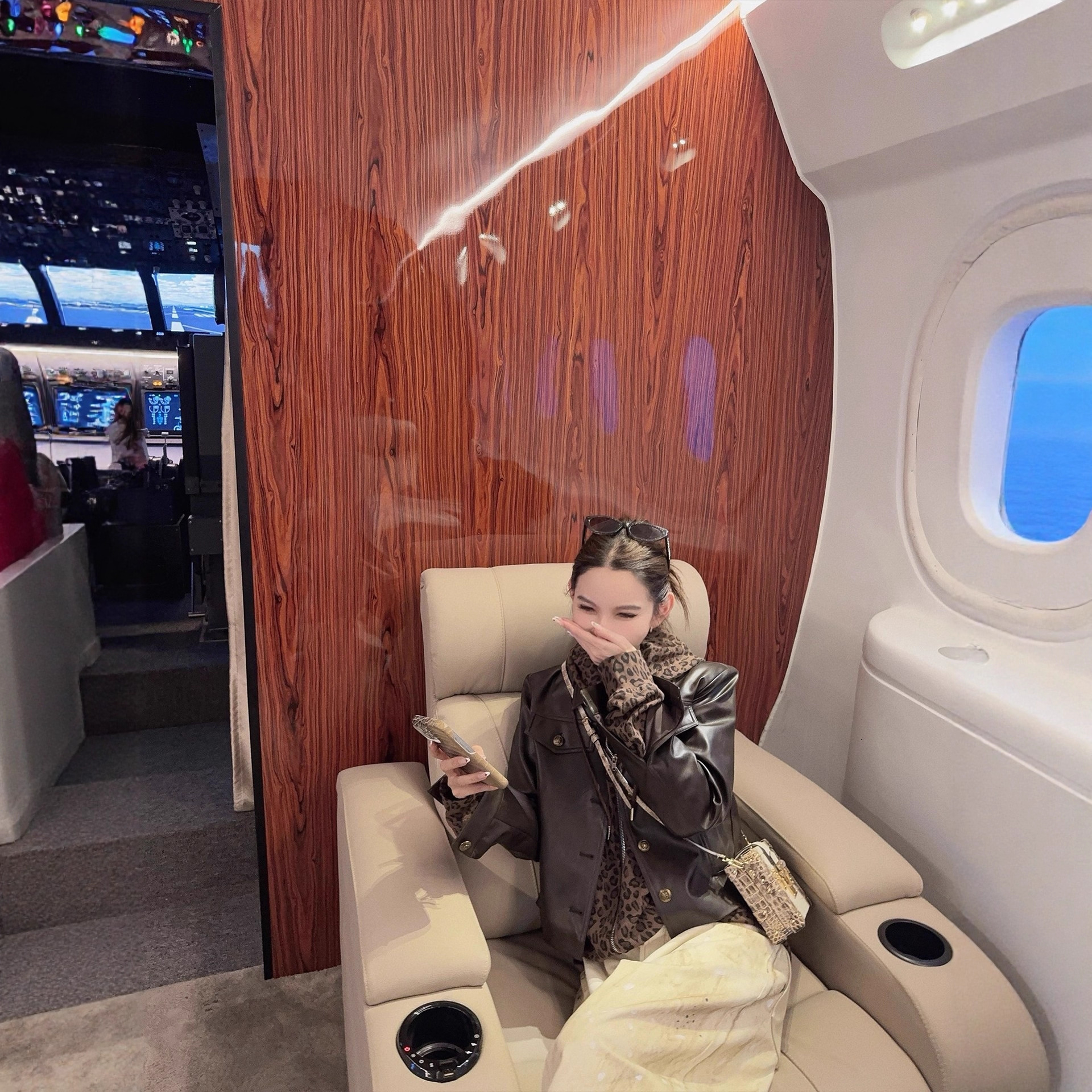 2025 waffle leopard print hooded luxury sportswear for women, designed for thin, early autumn, loose fit, slim fit, American lazy zipper jacket