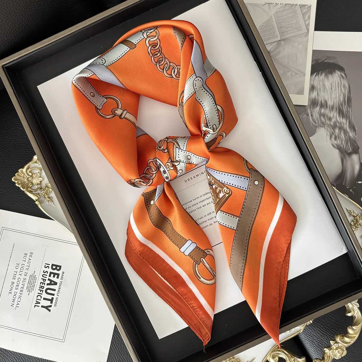 New Literary Fashionab Bandana Imitation Silk 7070cm Tpeent Square Scarves Wen SpringSummer Soft Satin ScarfW251021