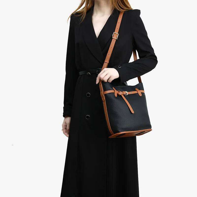 Genuine Leather Bucket New Niche Design Top Layer Cowhide Contrast Belt Buckle Fashion Women One-Shoulder Crossbody Bag 251021