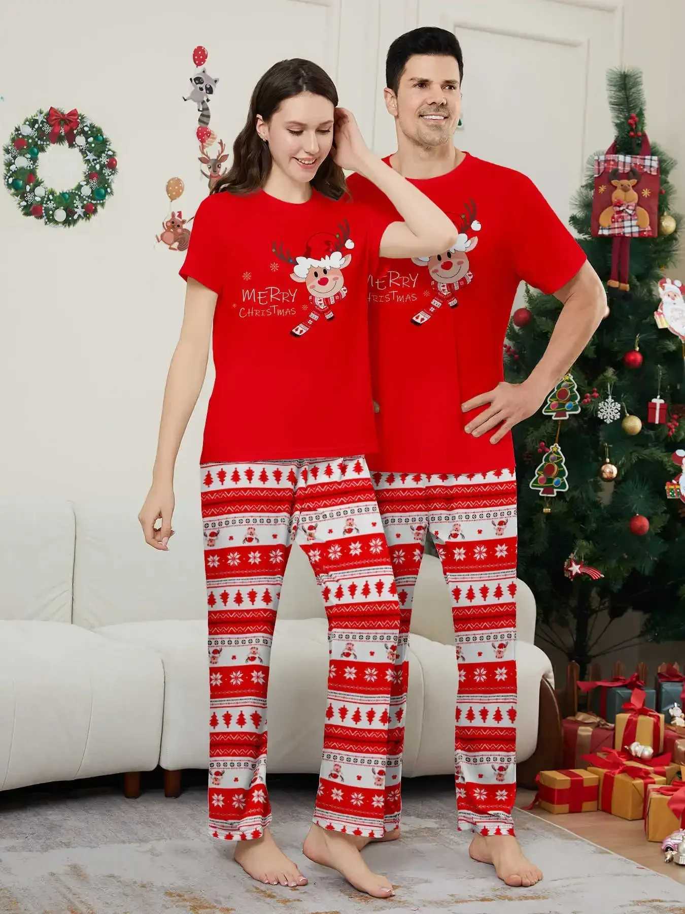 2025 New Year Clothes Short Sleeve Christmas Pajamas Mother Father Kids Matching Outfit TopTrousers 2 Pieces Suit Xmas Look Pjs L251021TF9B