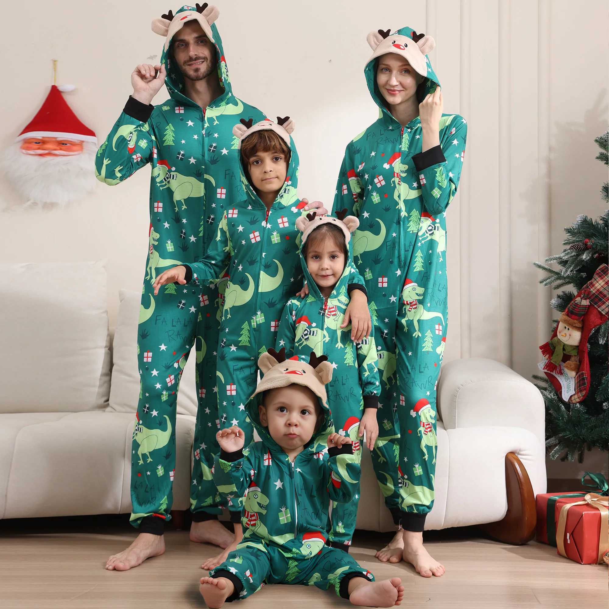 Family Christmas Pajamas Family clothing Mom and Dad children baby jumpsuit Cute card jumpsuit overall Christmas family dress L251021PXGO