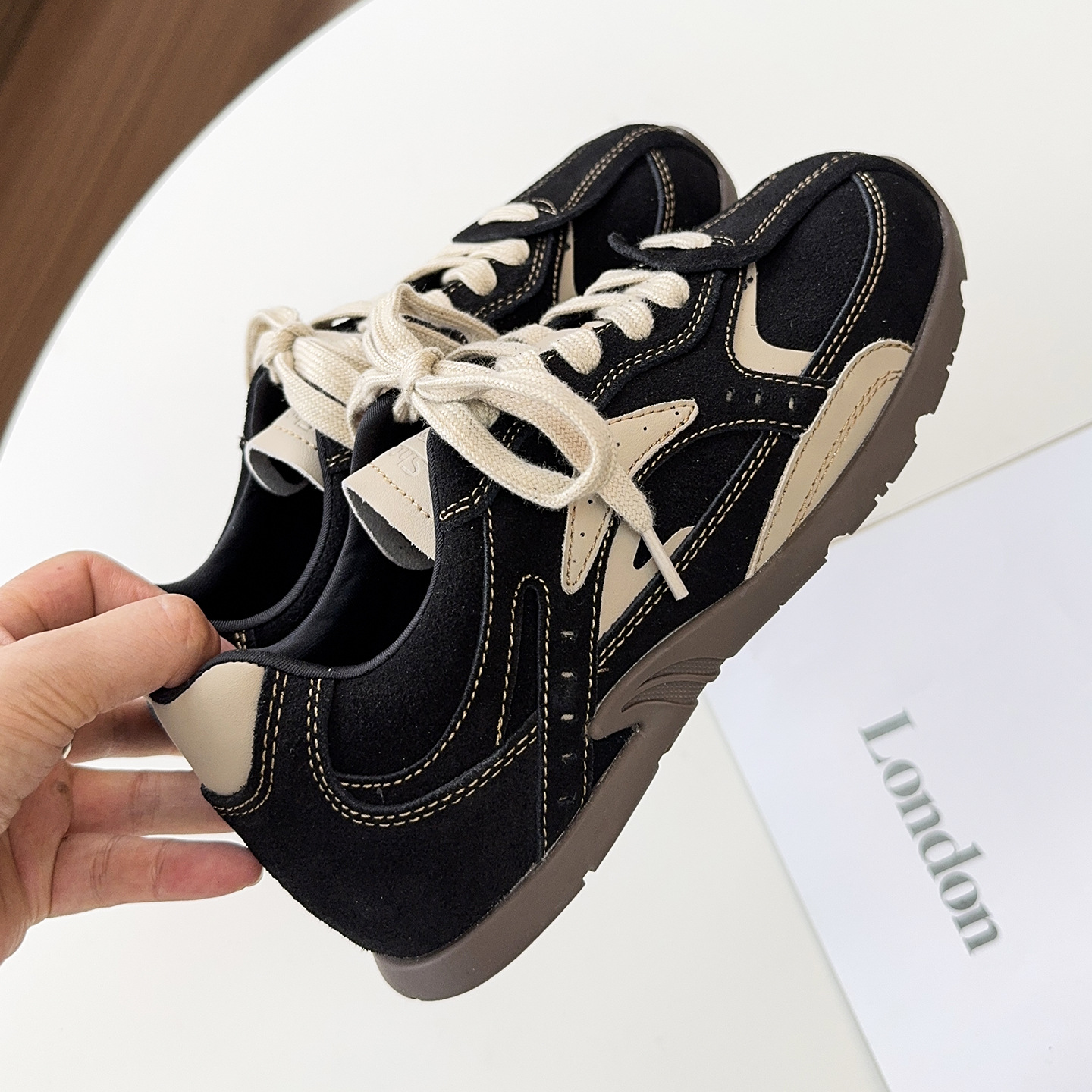 2025 autumn new super hot leather German training shoes women's retro niche casual board shoes and versatile Forrest Gump shoes