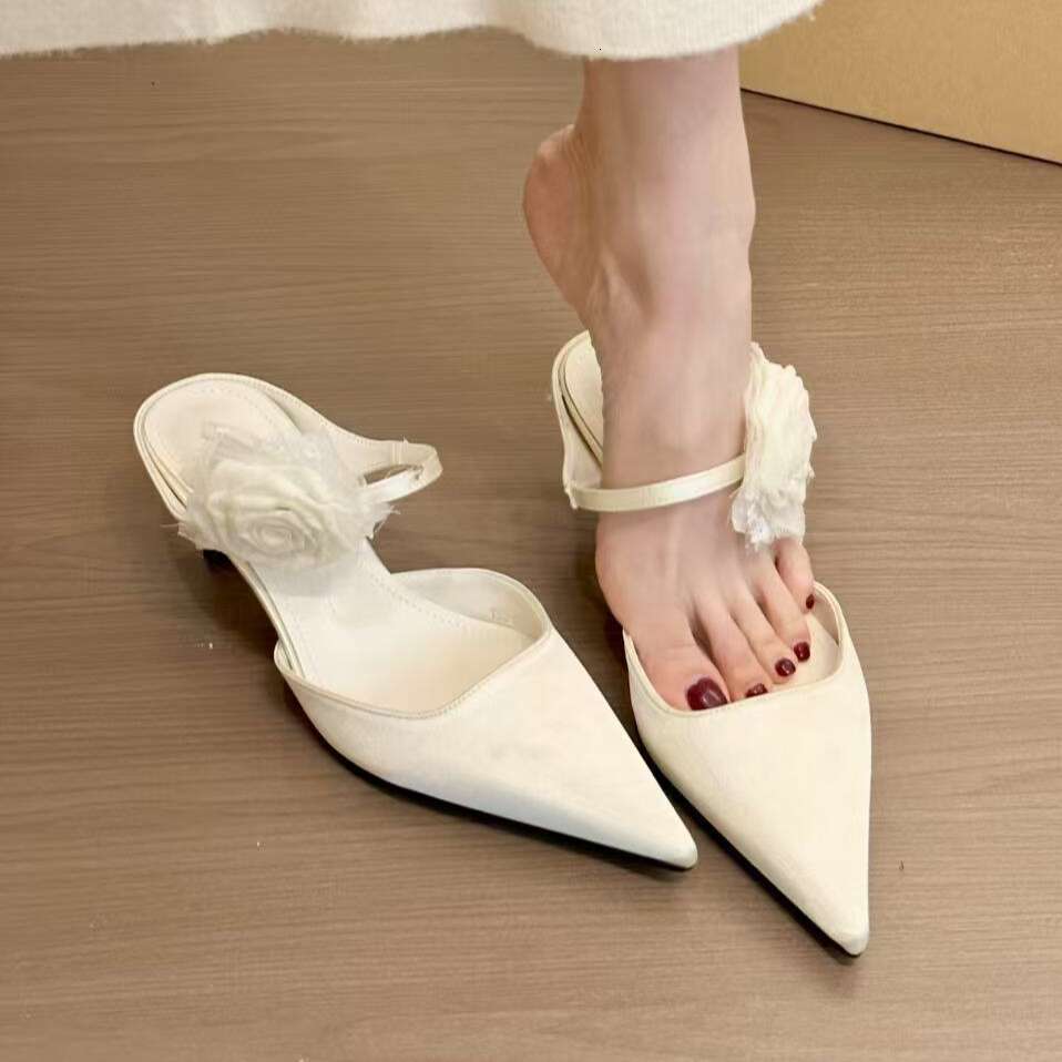 Titing Cloud Mist Gentle Designer Shoe Satin Rose Flower Headband Half Slippers Women Spring 2025 Elegant Thin Heel Single Shoes