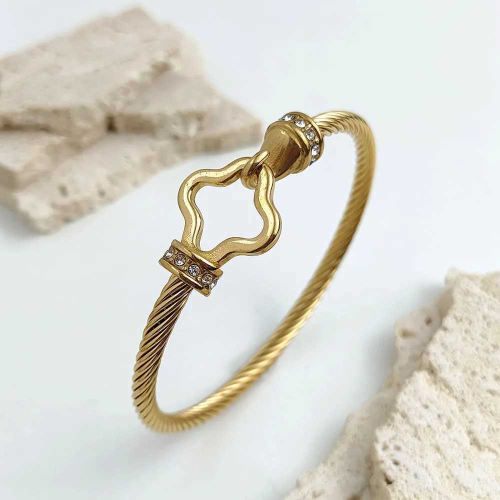 Diamondshaped hook ladies bracelet light luxury zircon 18k stainless steel jewelry gift banquet personal use accessory J251021