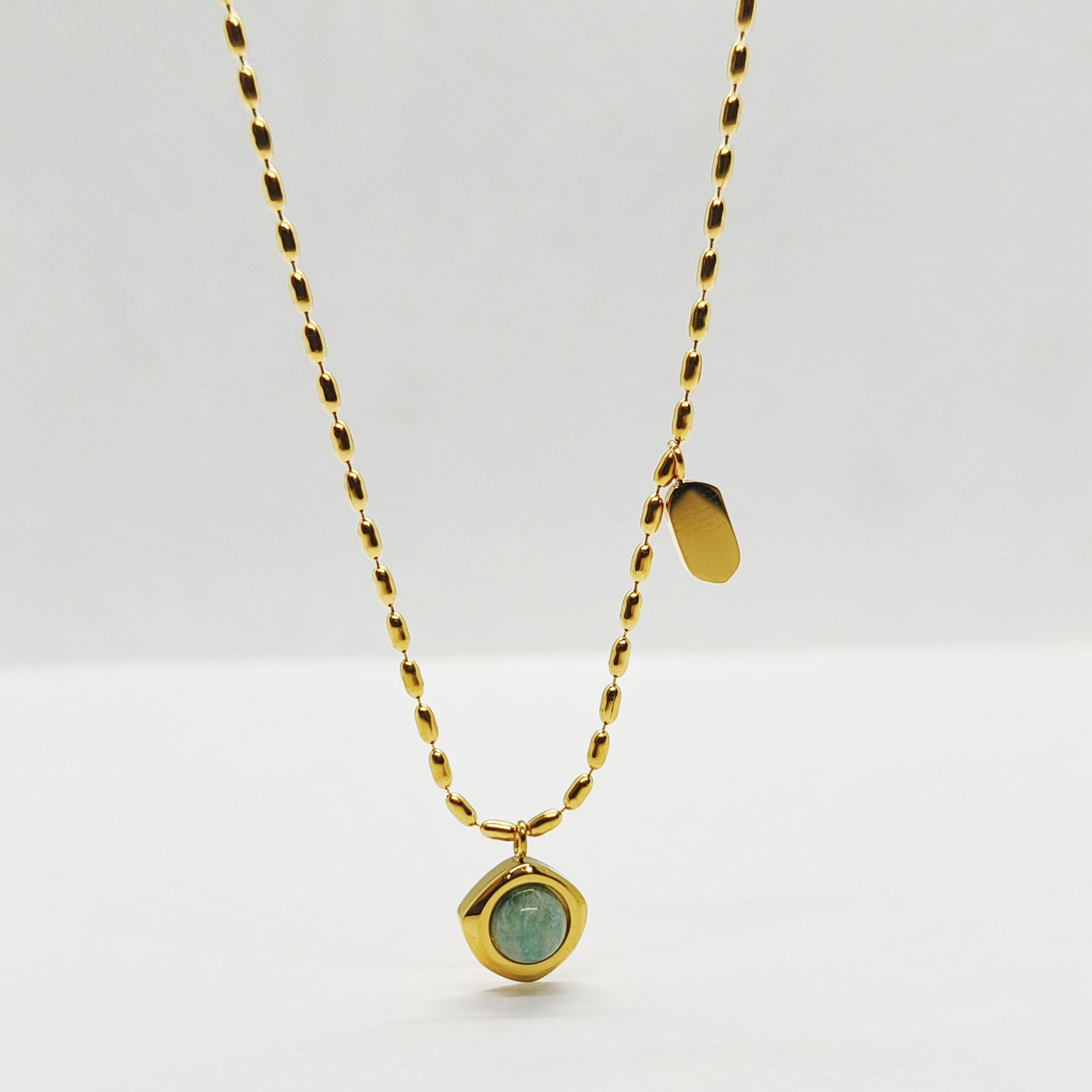 Luxury necklace Four leaf clover necklace for women light luxury versatile niche design high-end feeling collarbone chain accessories trendy Designer 