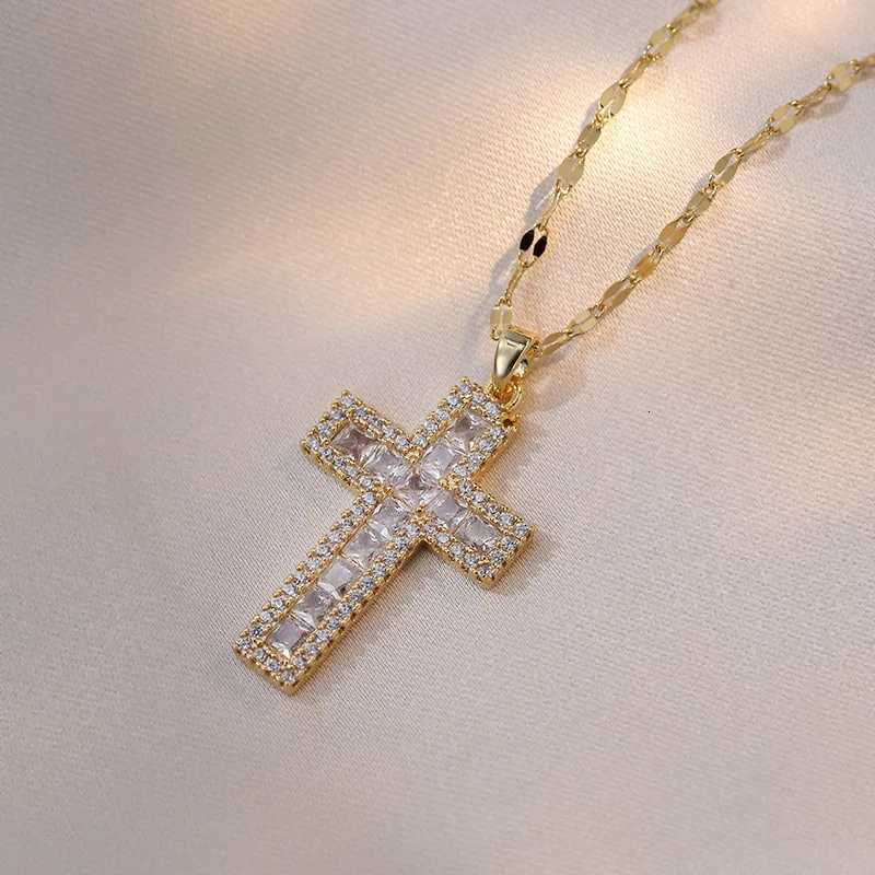 Fashionable Colorful Sacred Cross Pendant Necklace Gives Women A Sense of Light Luxury and Niche Design1 D251021