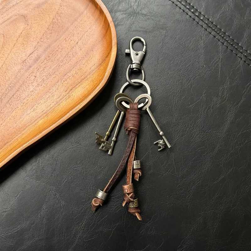 Korean Cowhide Braided Rope Pendant Keychain Fashion Bag Accessories Tassel Antitheft Key Chain Letter Pendant Gift Keyring W251021