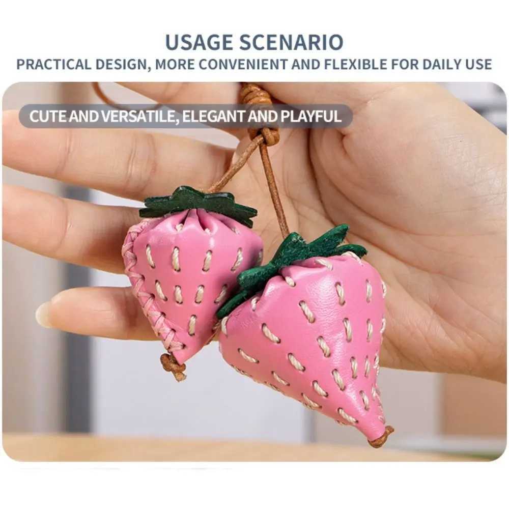 Lovely Hanger Fruit Pendant Pear Strawberry Leather Keychain Fashion Cartoon Bag Pendant Men W251021