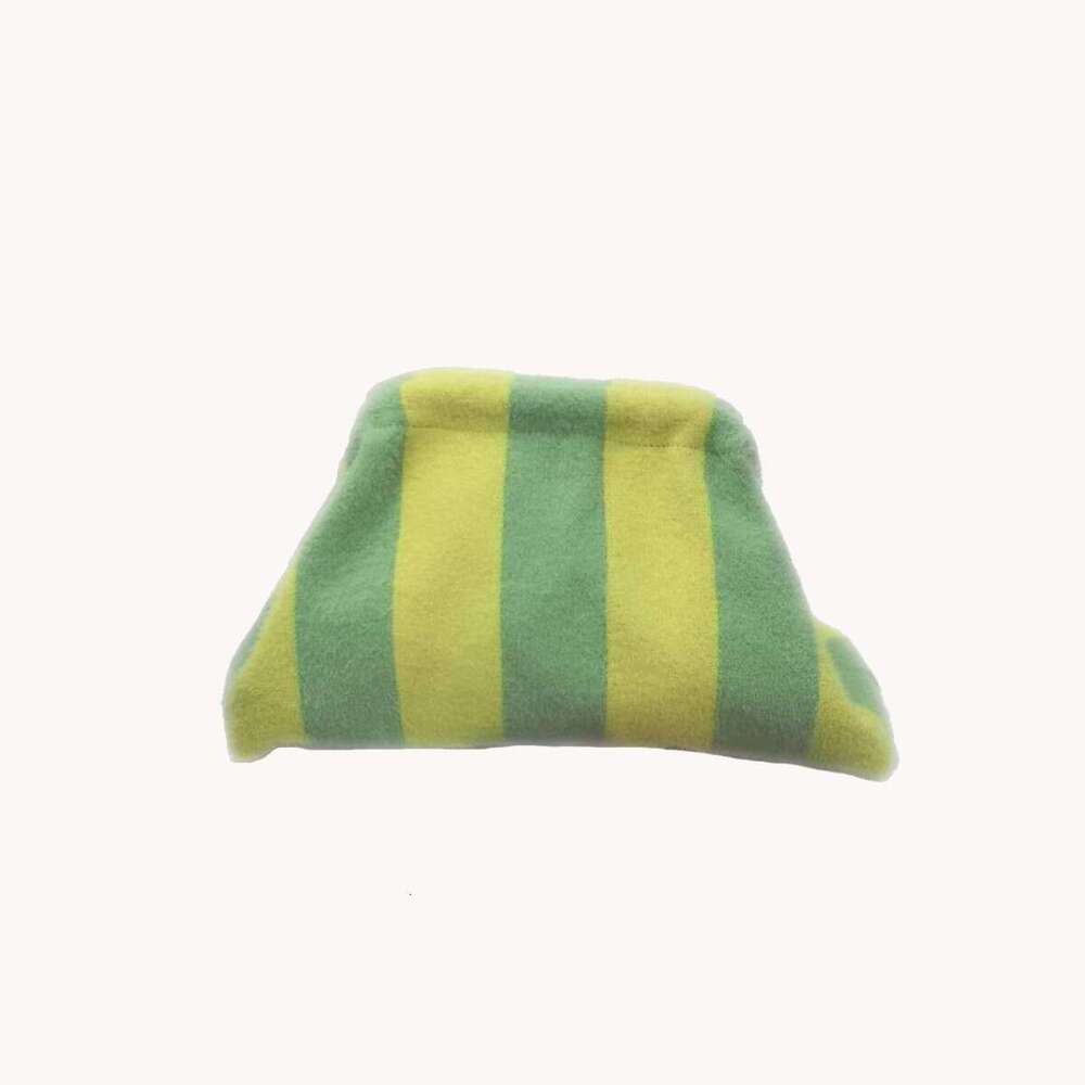 New Women's Knitted Commuting Versatile Striped Cloud Fly Weave Makeup Bag