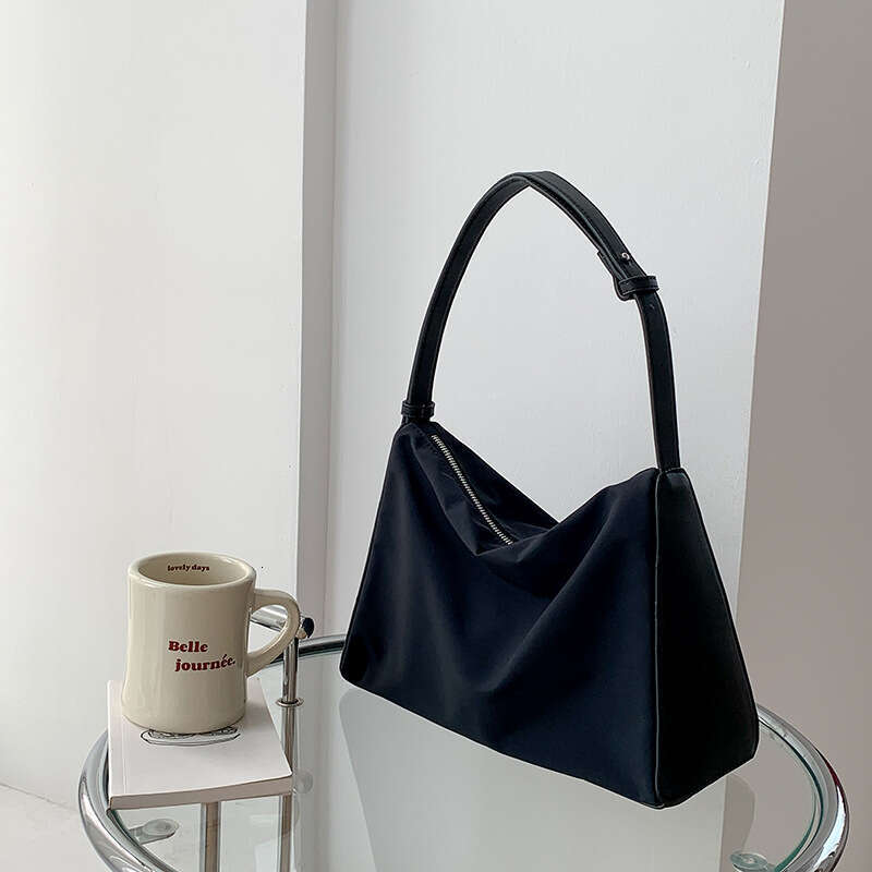 Korean New Fashion Handbag Casual Shoulder Ins Style Women's Crossbody Versatile Large Capacity Nylon Underarm Bag B5