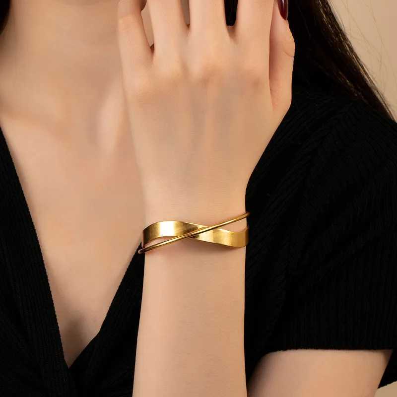 FTCY Geometric Open Bracelet for Women Gold Color Smooth Metal Simple Elegant Bangle Waterproof Trendy Jewelry J251021