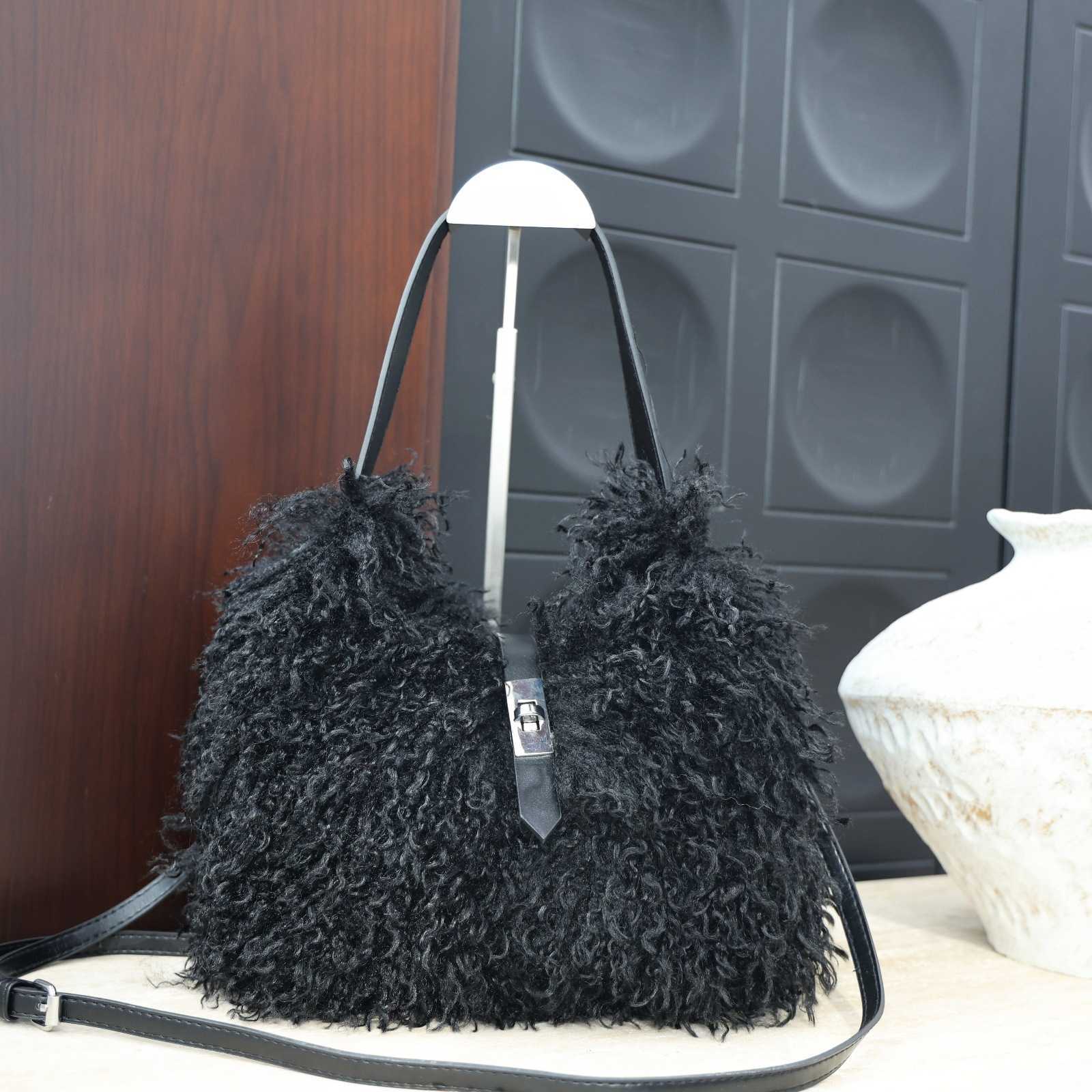 25 Autumn Winter New Imitation Beach Wool Handbag Crossbody Bag for Women Sweet Spicy Girl Y2K Underarm Bag Shoulder Bag 426