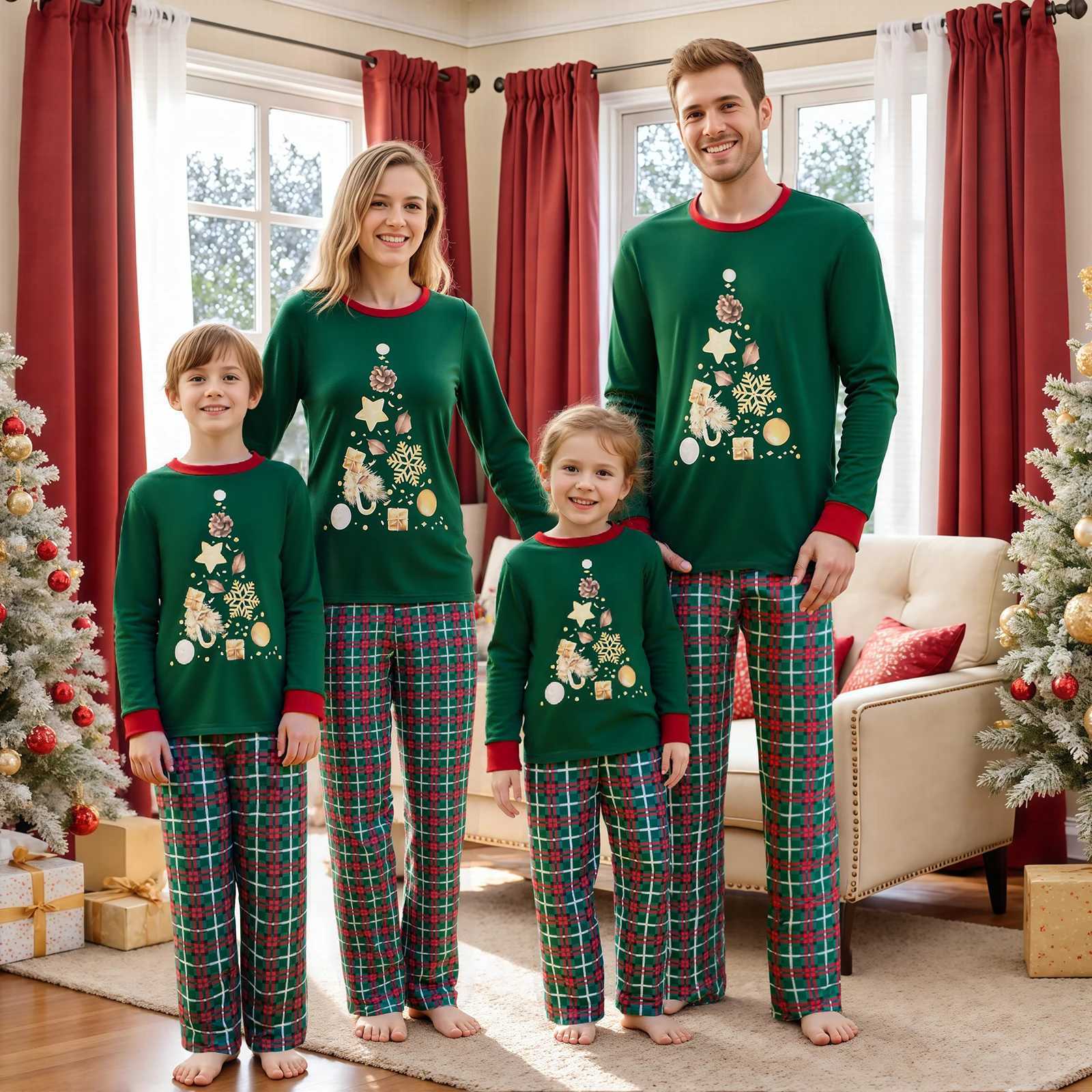 Family Matching Christmas Pajamas Baby RomperDog ClothesStar Snowflake Ball Print Tops and Pants Sleepwear Xmas Look Outfits L251021E2LS