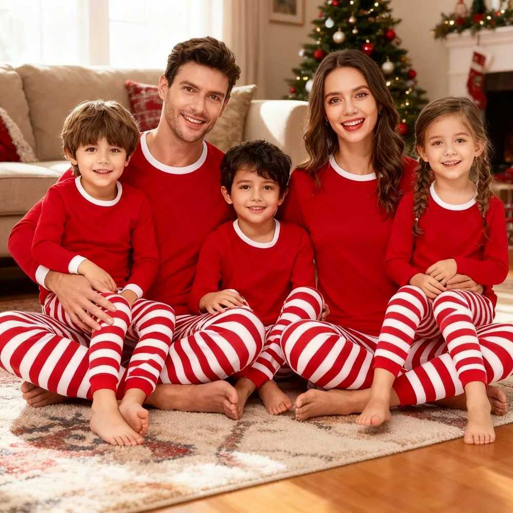 Family Christmas Pajamas Sets Striped Pijamas Familiares Set Couples Sleepwear Family Matching Outfits Girls Boys Xmas Homewear L251021WNGY