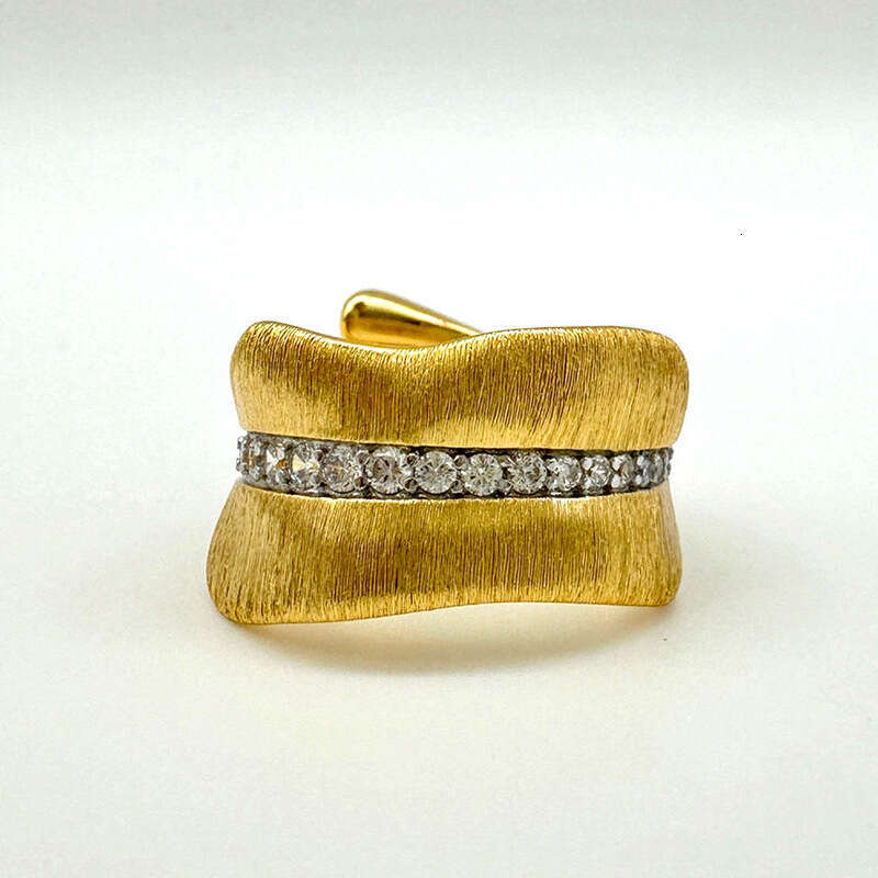 Palace Style Banana Designer Leaf for Women Light Luxury Italian Brushed Craft Design Diamond-Studded Ring