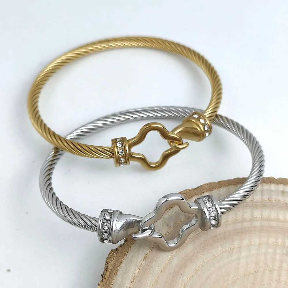 Diamondshaped hook ladies bracelet light luxury zircon 18k stainless steel jewelry gift banquet personal use accessory J251021