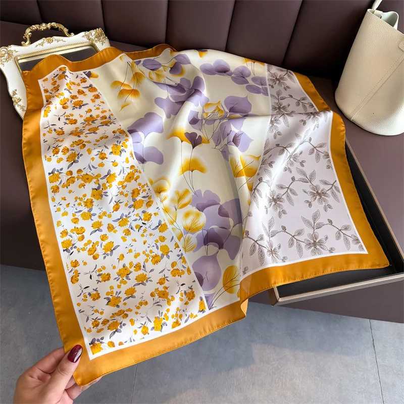Luxury Floral Print Fa Satin Neck Scarf Square Hair Scarves Foard Band Shawls Wraps Neckerchi Bandana WenW251021